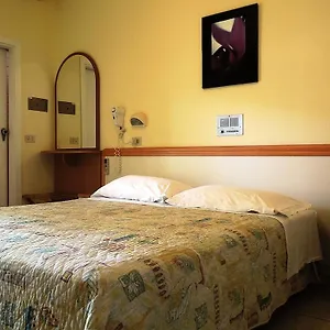 hotel-fior-di-pino.emilia-romagnahotels.net/