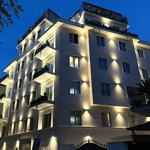 Hotel J Maluni