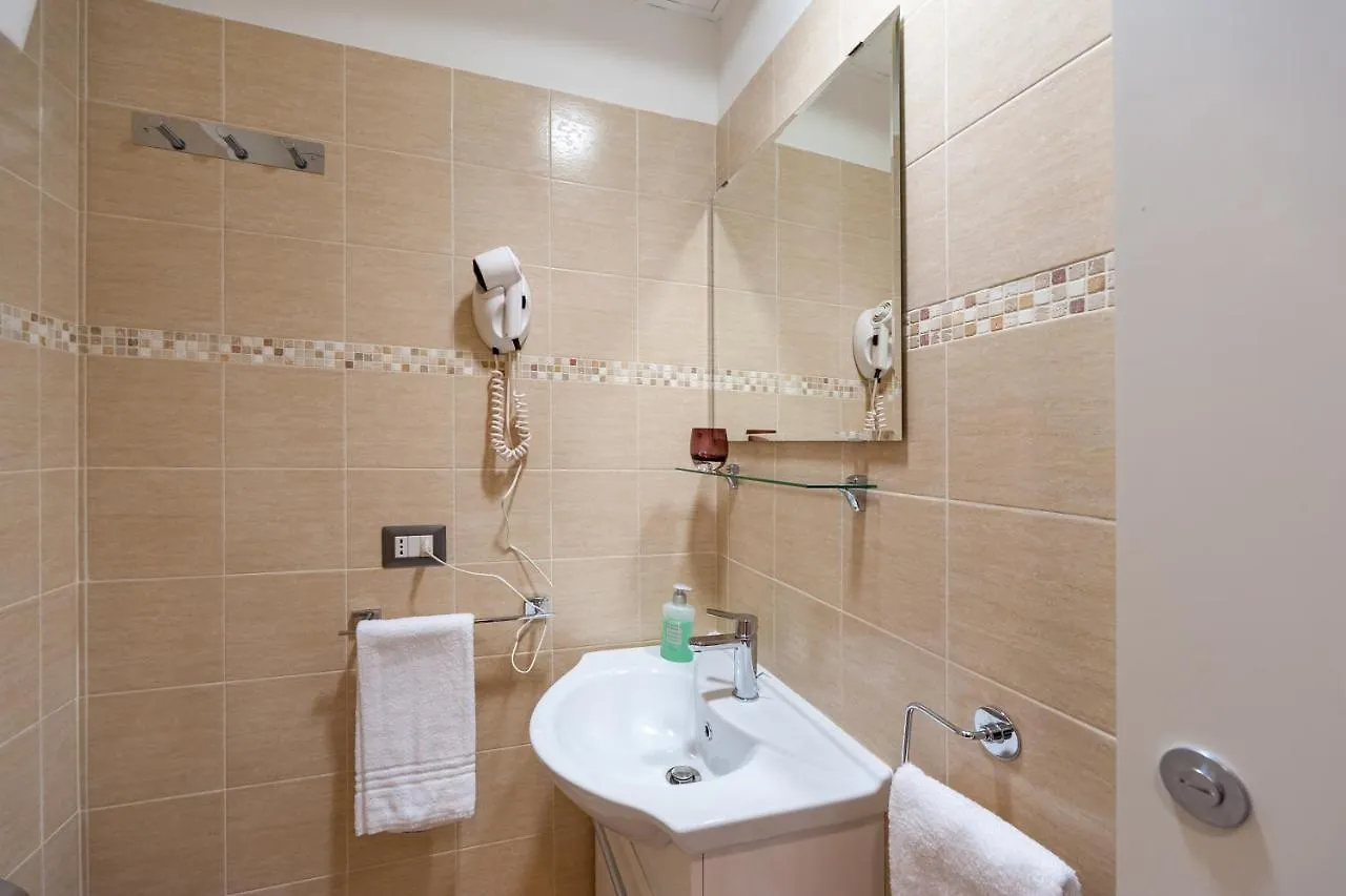 Monticello Apartment Via Cavour Rome Italië